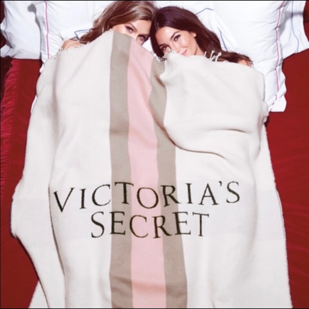 NWT VICTORIAS SECRET STRIPED BLANKET CREAM FRINGED